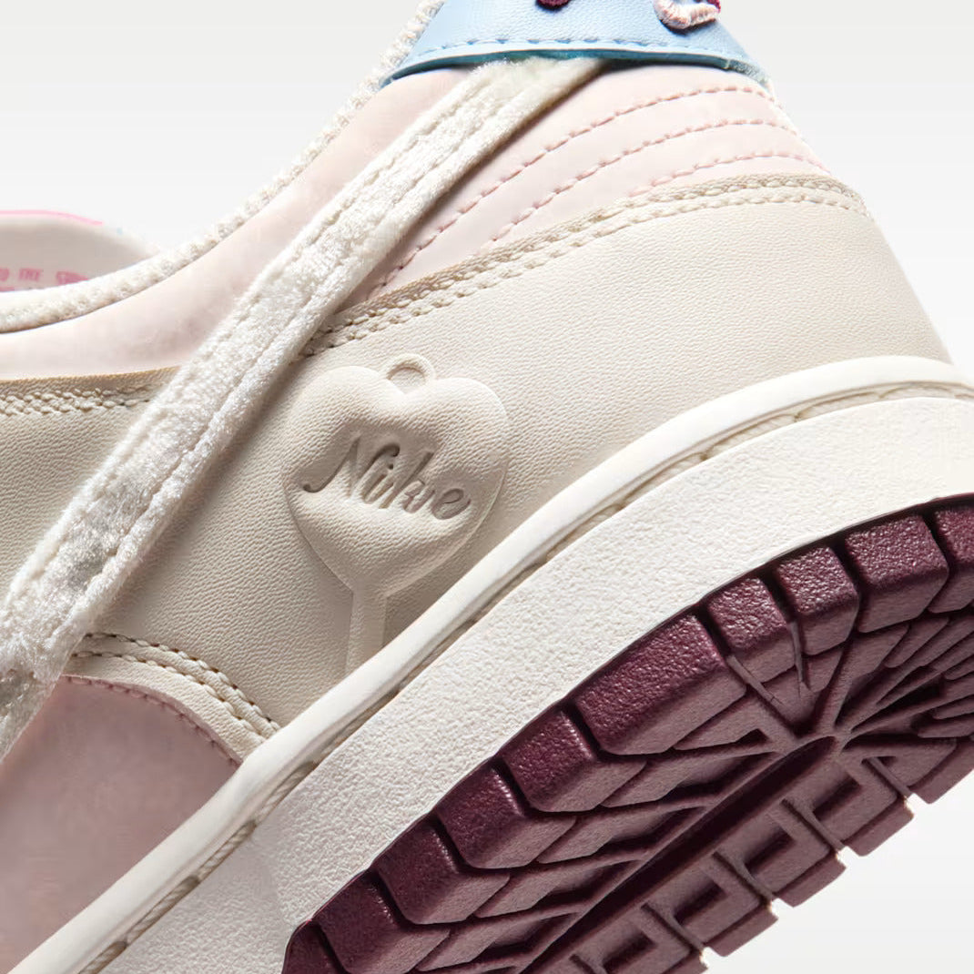 Dunk Low Valentine’s Day Collection