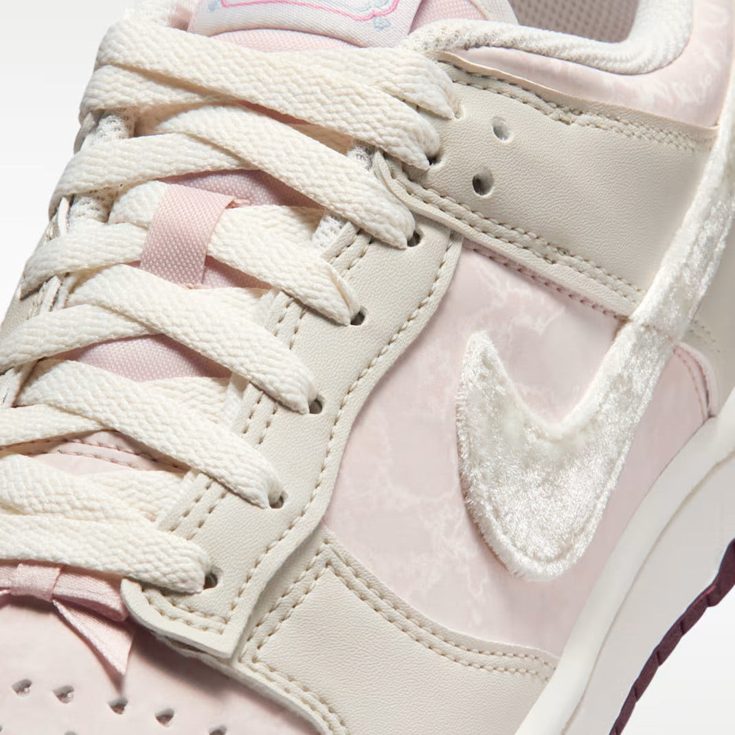 Dunk Low Valentine’s Day Collection